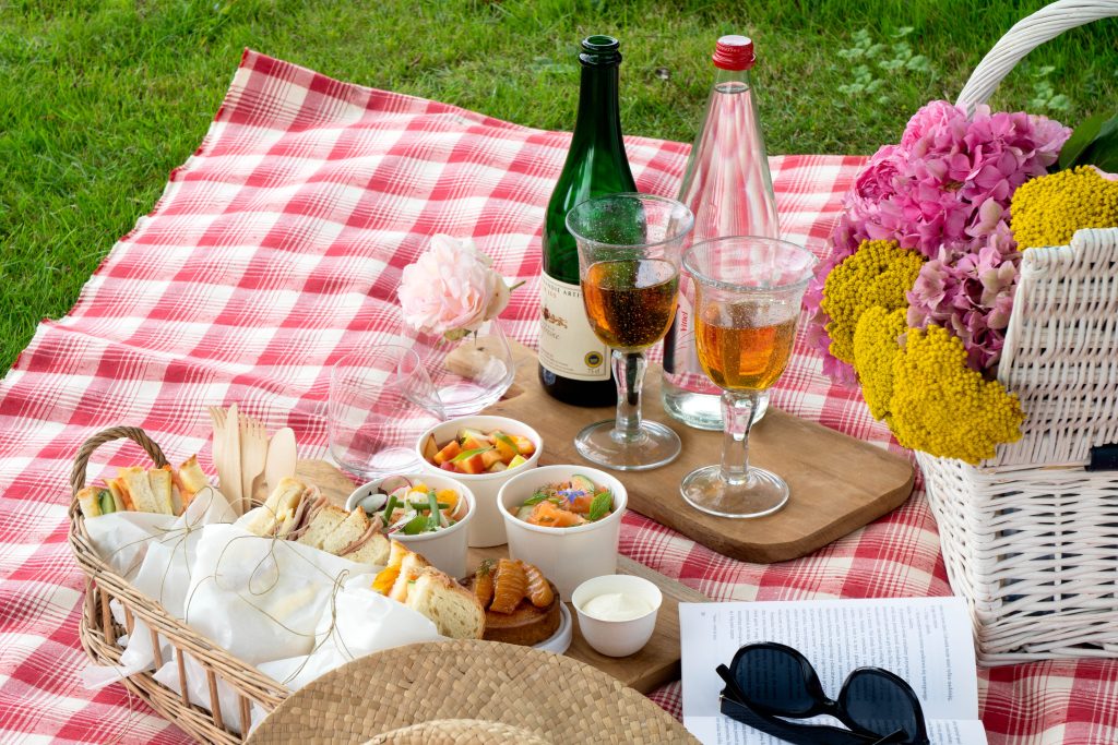 französisches Picknick angeboten von der Auberge de la Source - auberge normandie