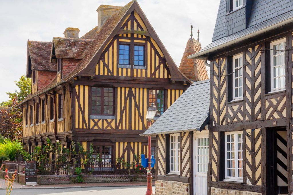 half-timbered houses in Beuvron-en-Auge - hotel pays d'auge